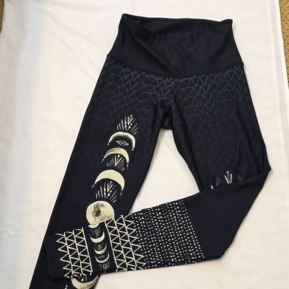 Onzie High Rise Graphic Legging s/m - Picture 1 of 9